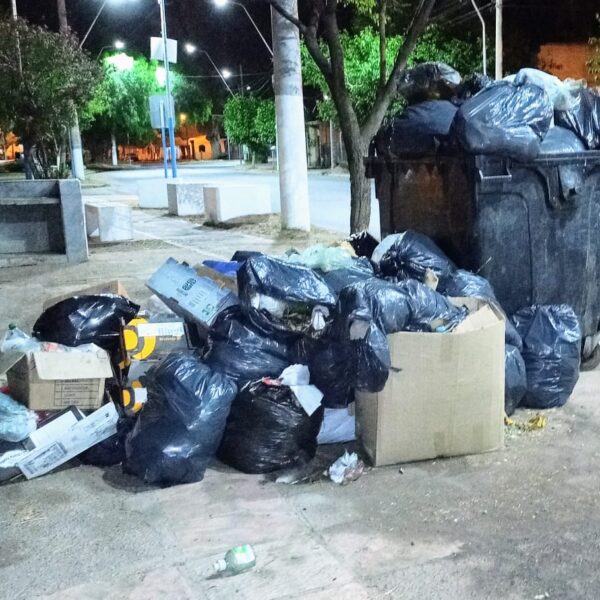 Vuelve el servicio de recolección por 72 horas y la Provincia se hará cargo de limpiar los basurales, pero el conflicto sigue abierto