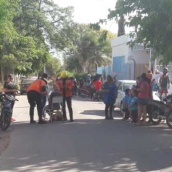 Una mujer cayó de su moto junto a su hija de 2 meses en avenida San Francisco