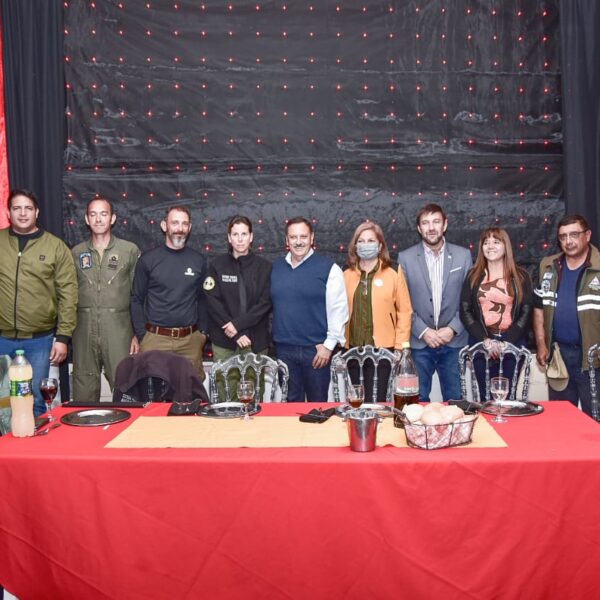 Homenajearon a los que lucharon contra los incendios en Chamical