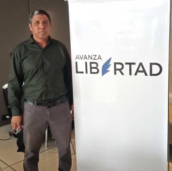 Denuncian por violencia de género al candidato de Milei en La Rioja: “Le levantó la mano a una compañera”