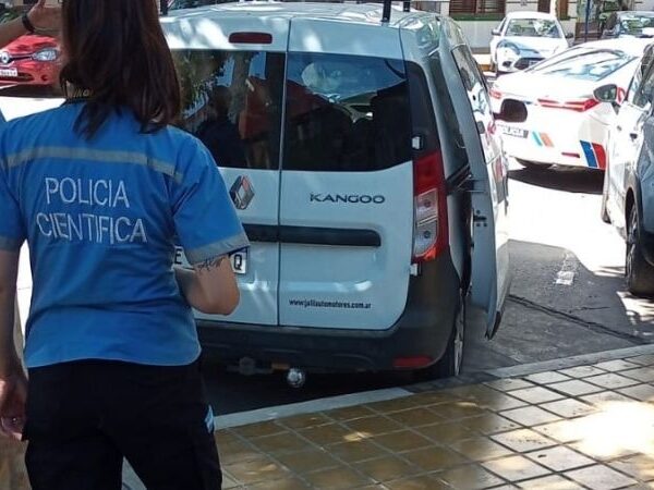 Familia de La Rioja fue desvalijada en San Juan y hasta las entradas del partido de la selección les robaron
