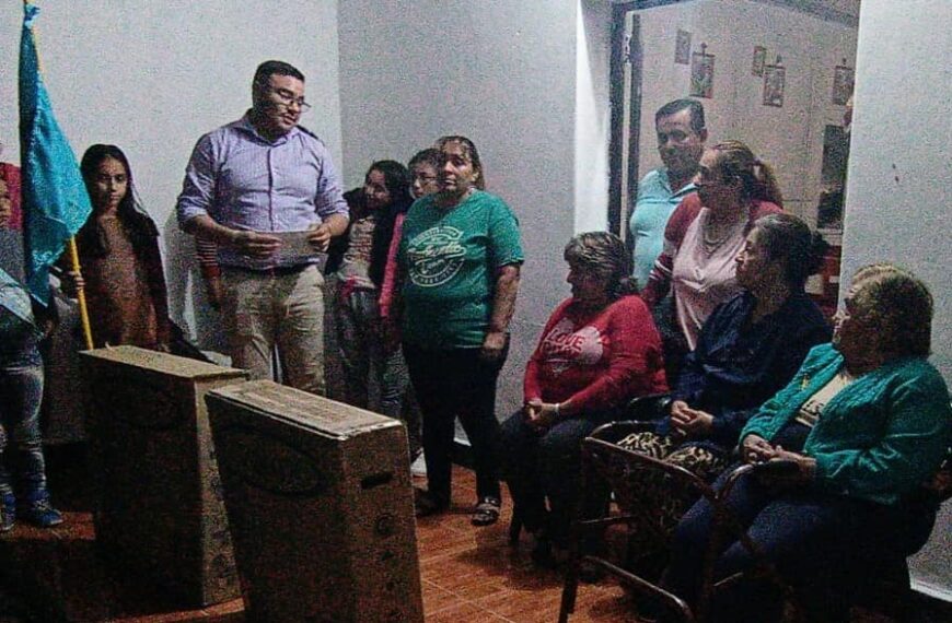 Diputado riojano Claudio Akiki entregó dos ventiladores y lo celebró en redes sociales como un logro de gestión