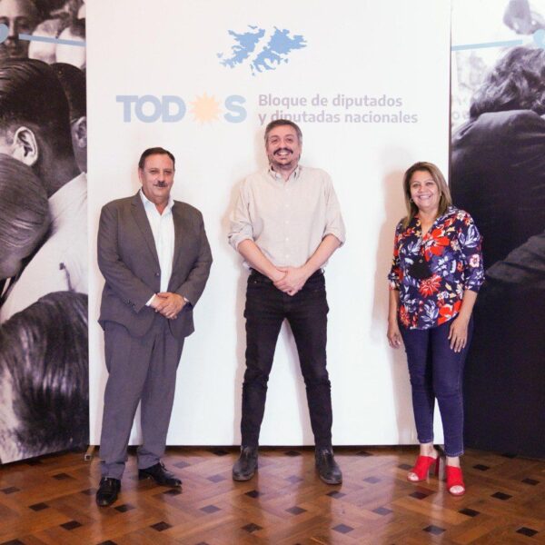 Quintela se reunió con Máximo Kirchner y con Sergio Massa