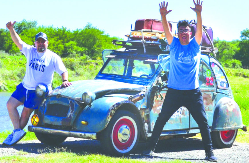 Volvieron los jóvenes que unieron La Rioja y Puerto Madryn en un Citroën 3cv