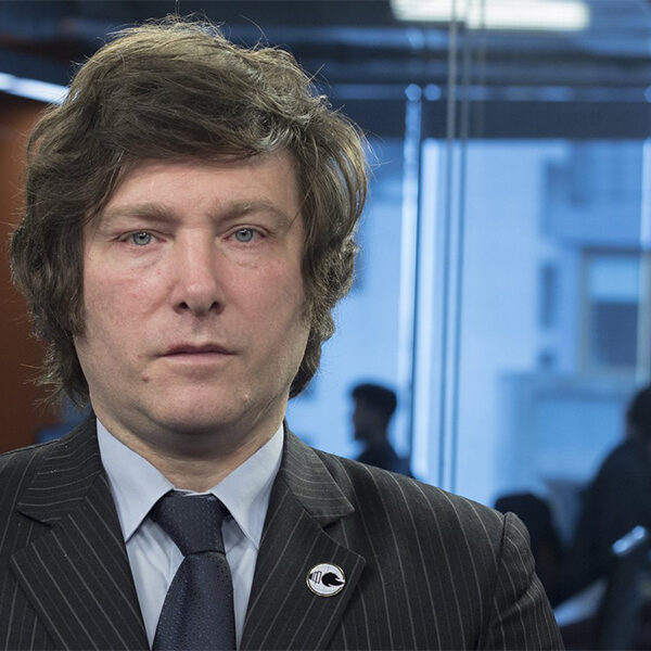 Quintela llamó “pseudofascista” a Javier Milei