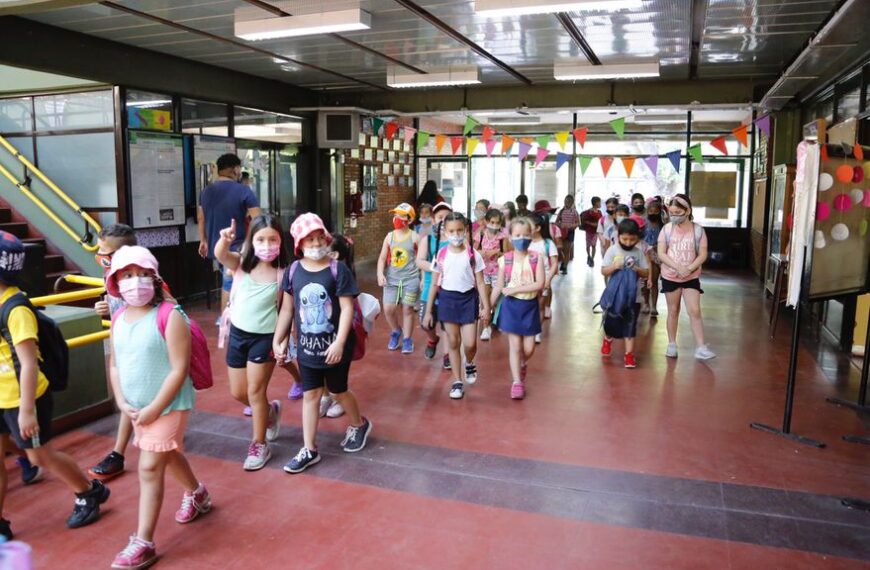 Pase sanitario: ¿la vacunación contra el Covid será una condición para ir a la escuela?