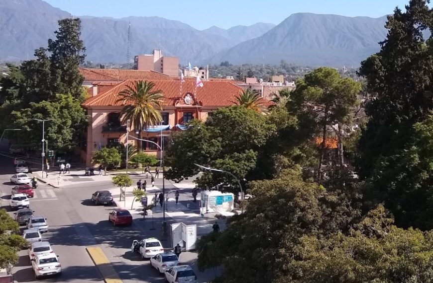 Quintela pidió que todos los ministros, secretarios y directores pongan su renuncia a disposición