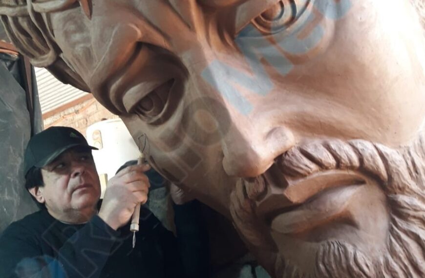 Muestran la gigantesca obra de 25 metros de un artista riojano: “El Cristo de los Llanos”