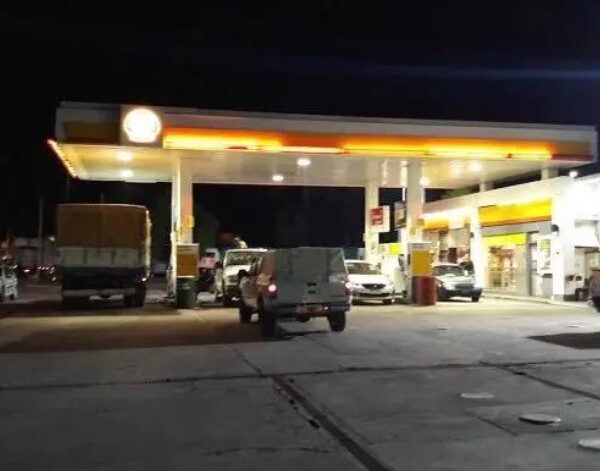 Estaciones de servicio comenzaron a racionalizar las ventas de combustible en el interior de La Rioja