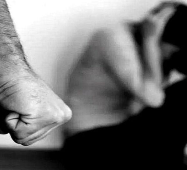 -FOTOS- Un funcionario municipal fue denunciado por golpear a su esposa delante de uno de sus hijos menores