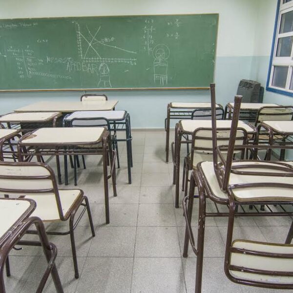 Docentes de AMP no darán clases el lunes para protestar