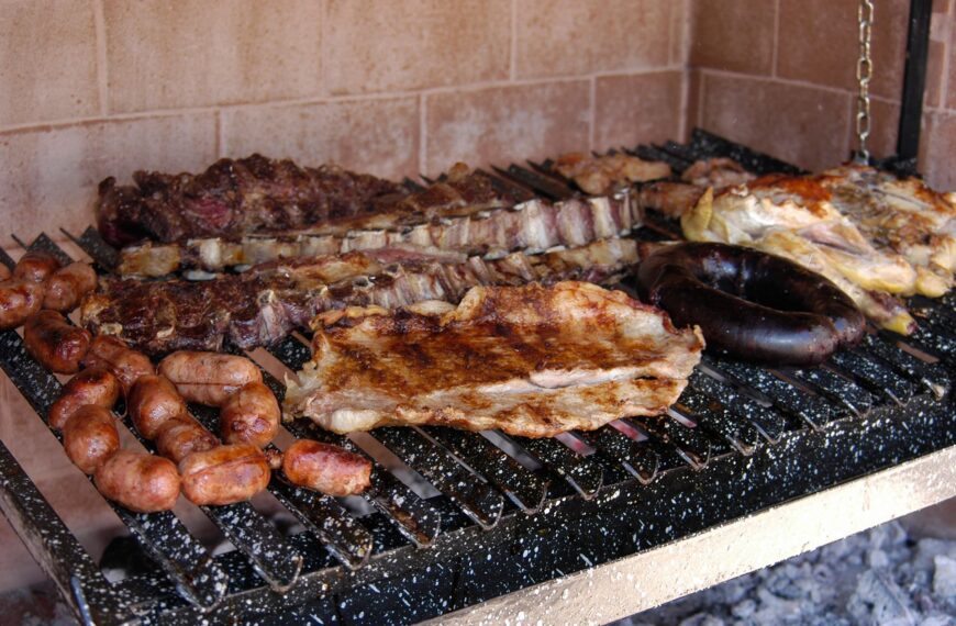 Fue a una parrilla, se quejó por la falta de opciones veganas en el menú y la respuesta del dueño se hizo viral: