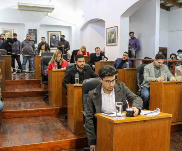 Aprobaron el aumento de la tarifa de taxis y remises en un 25% para Capital