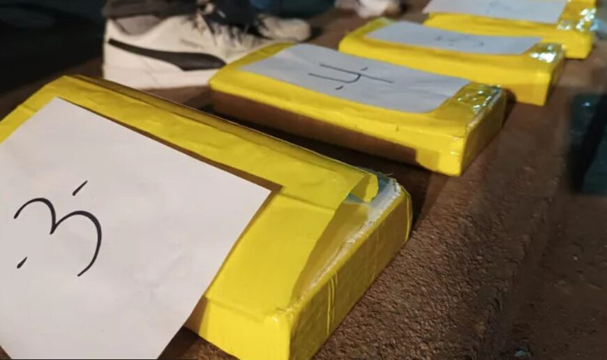 -FOTOS- Secuestran 10 kg de cocaína de máxima pureza valuada en 40 millones en un micro con destino a La Rioja