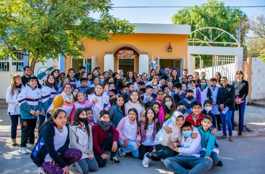 Cambio de cartel, violación de la autarquía y un rector en Catamarca, las claves del polémico proyecto de la Universidad de Aimogasta