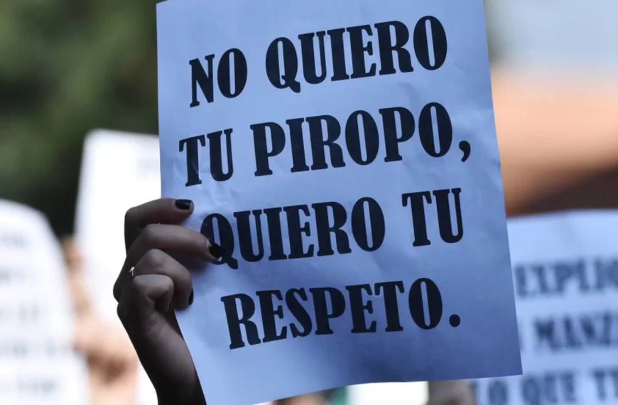 Aborto: Clara Vega sigue sin dar explicaciones sobre su ausencia a la hora de votar