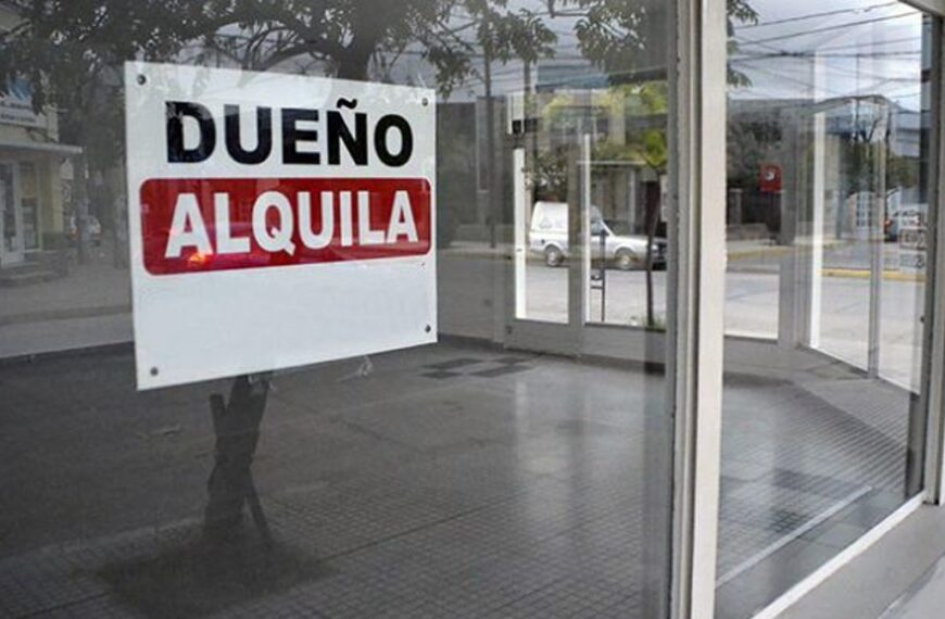 Dos jóvenes fueron detenidos por insultar y agredir a policías en el barrio Carlos Onetto