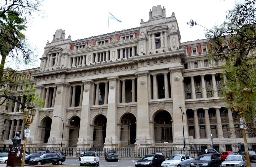 La Corte Suprema anuló una condena a una mujer que mató su ex pareja, porque se defendió de un ataque de violencia de género