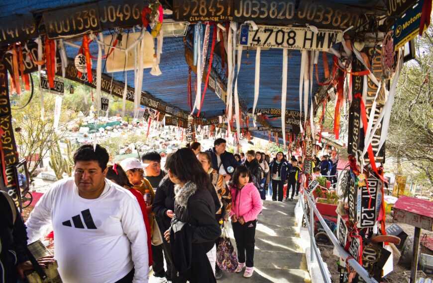 La particular propuesta del paraje Difunta Correa para atraer visitantes de La Rioja y Mendoza