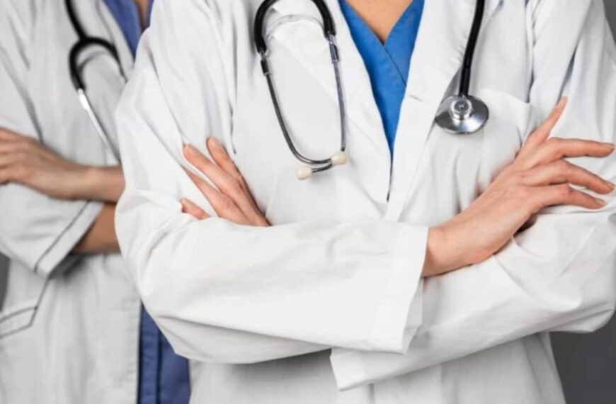 Una provincia convoca a médicos de todo el país y ofrece sueldos que superan los $3.500.000