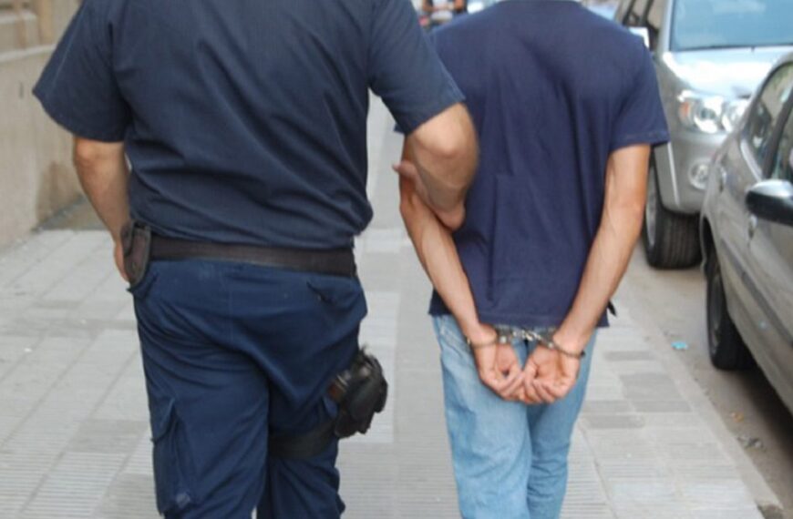 Detuvieron a un policía de La Rioja por violencia de género: lo acusan de ingresar a la vivienda de su ex pareja y golpearla