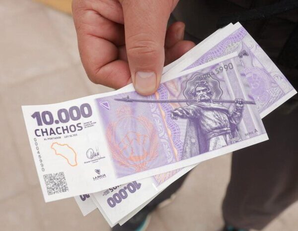 Fake news: el gobierno desmintió el pago de un bono en chachos para empleados públicos