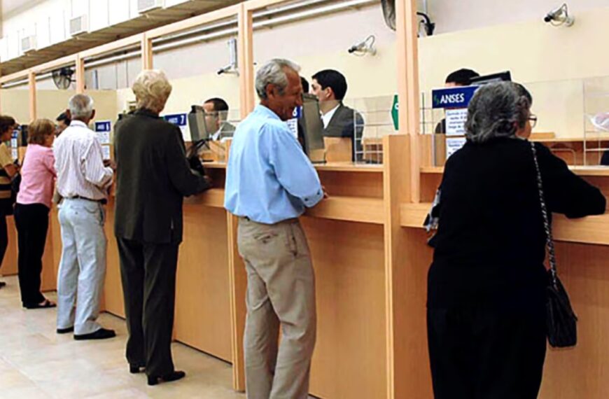 El Gobierno oficializó un aumento a las jubilaciones y pensiones para abril