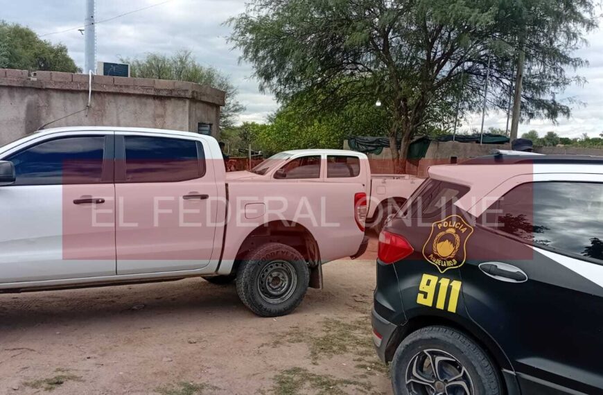 Operativo de la policía de La Rioja contra una familia acusada de narcos: secuestraron 290 dosis de cocaína y hay 17 demorados
