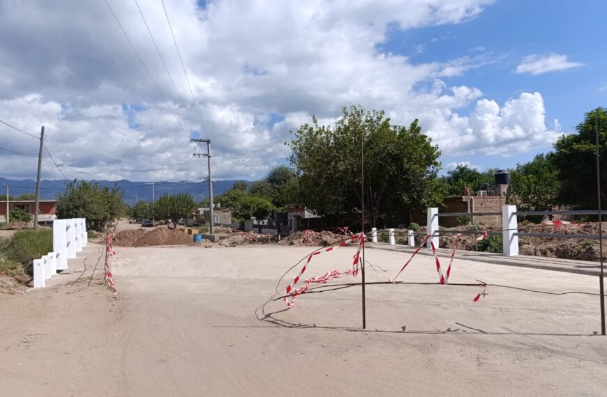 Se cumplen casi 3 meses de la inundación en Chamical y todavía no se arregla el puente ni las calles afectadas: ¿dónde está la plata?