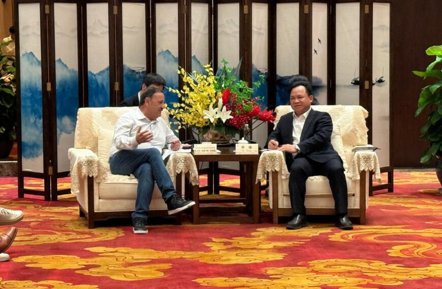 Sigue la gira de Quintela por China: se reunió con el vicegobernador de la provincia de Hainan