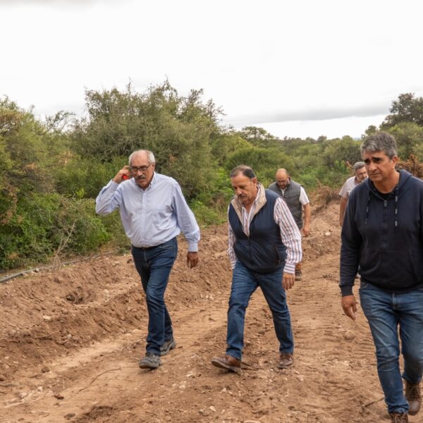 Quintela visitó las obras en Chamical para evitar que se vuelva a inundar