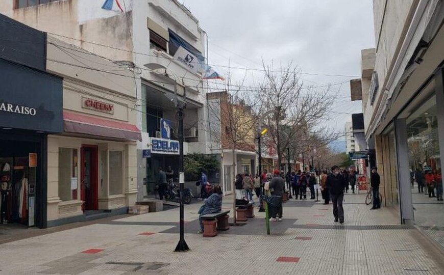 El Centro Comercial informó que las ventas por el Día del Padre cayeron un 15% y advirtió que habrá “muchos cierres de comercios”