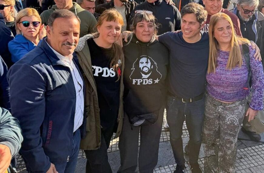 Quintela, tras la marcha en Plaza de Mayo en apoyo a Cristina Kirchner: “Decimos ‘basta’ a un gobierno autoritario y persecutor”