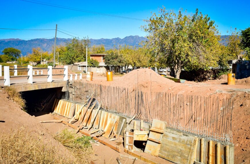Avanza la obra para evitar que Chamical se vuelva a inundar