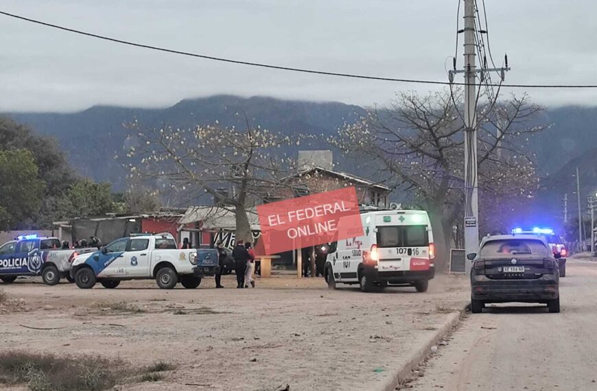 Choque, olor a alcohol e intento de escape: una mujer hizo un escándalo para evitar que secuestraran la moto de su hijo