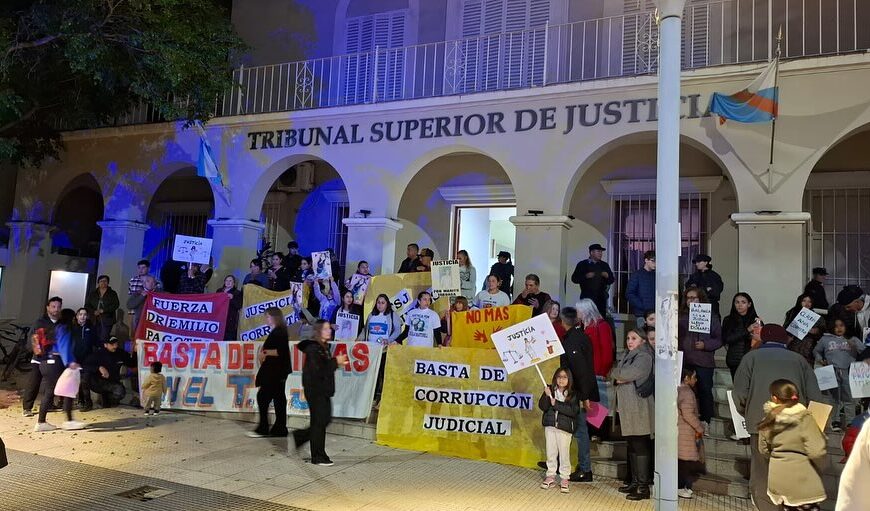 Se realizó la marcha contra la corrupción judicial de La Rioja
