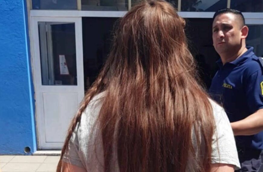 Una joven golpeó, apuñaló y dejó desmayada a su madre porque le pidió que busque trabajo