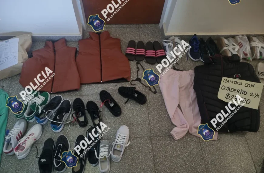 Desvalijó una tienda de ropa en el barrio Los Obreros II, encontraron las prendas en su casa y se autolesionó cuando lo llevaban detenido