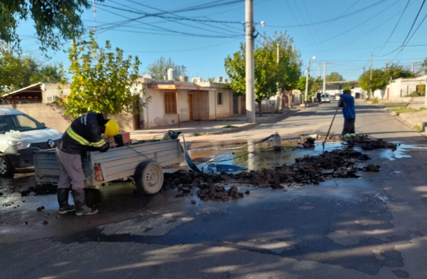 El Municipio de Chilecito multó con $10 millones a Aguas Riojanas por romper calles y no arreglarlas