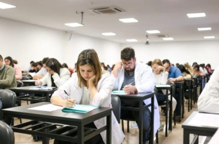 Los residentes médicos de La Rioja serán considerados trabajadores en planta transitoria y se cuestiona la eliminación del Examen Único