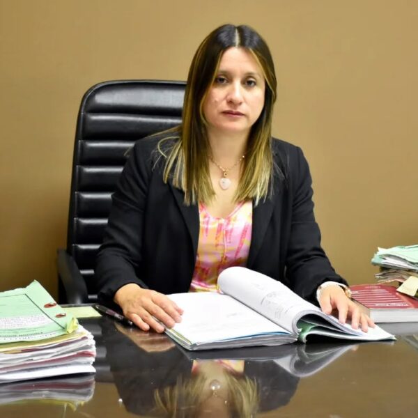 Piden la inmediata detención de la propietaria de “Doña Carmen” por estafar a dos quinceañeras por más de 3 millones de pesos
