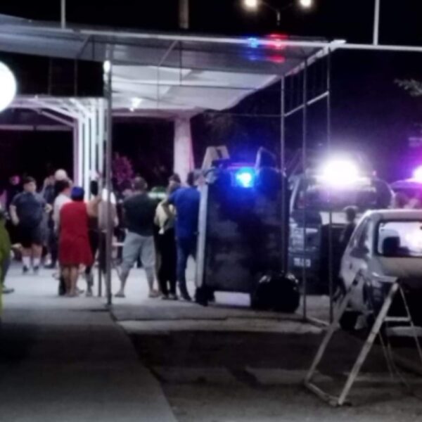 Gresca de gran magnitud entre dos familias terminó con un menor en el hospital y una mujer detenida