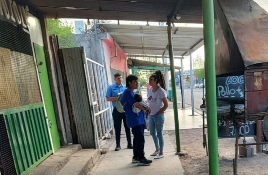Una joven pareja en estado de ebriedad intentó abandonar un bebé de 6 meses en la vía pública